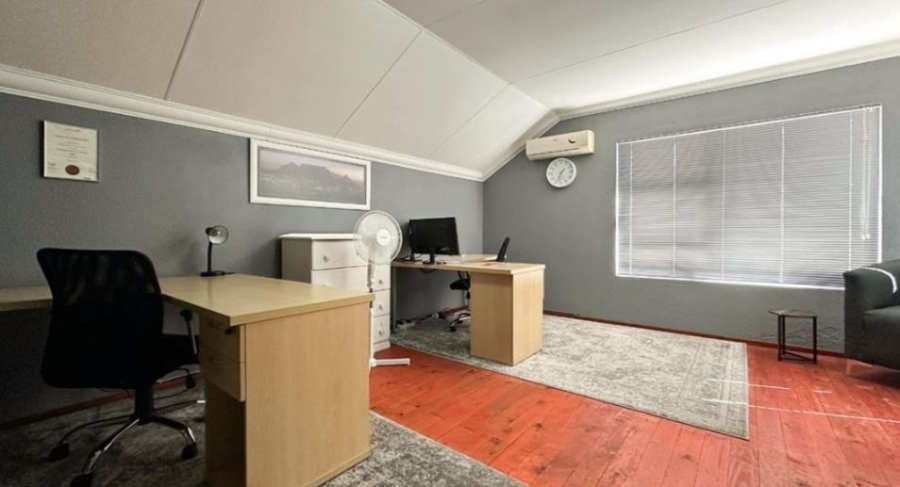4 Bedroom Property for Sale in Glen Marais Gauteng