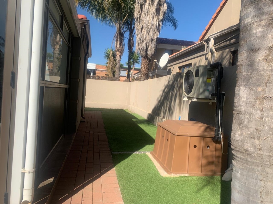 4 Bedroom Property for Sale in Glen Marais Gauteng