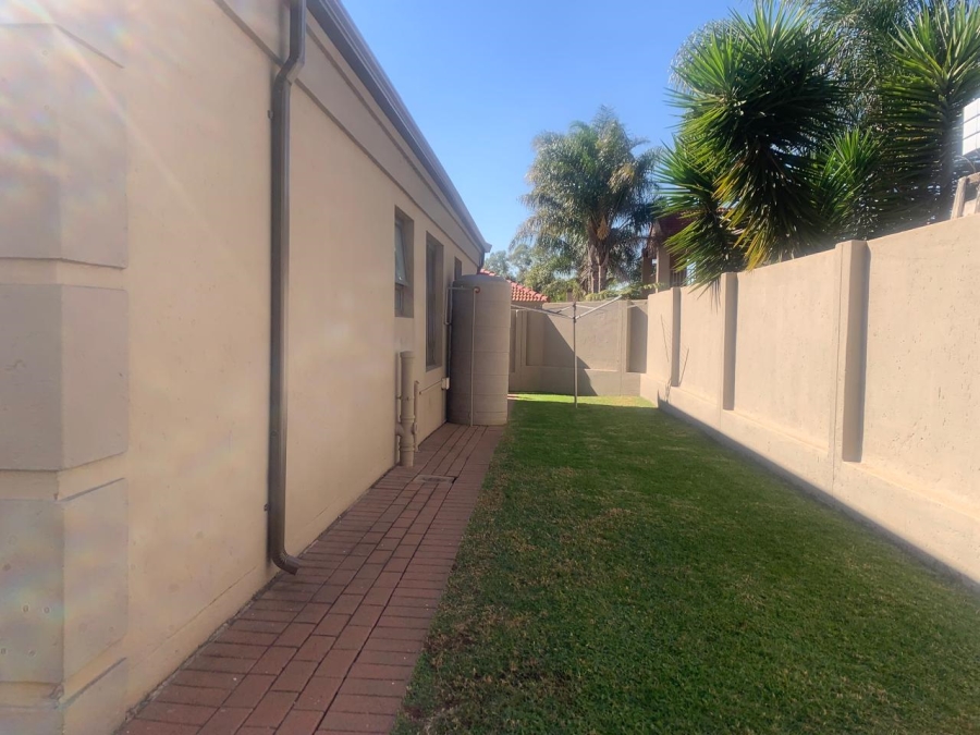 4 Bedroom Property for Sale in Glen Marais Gauteng