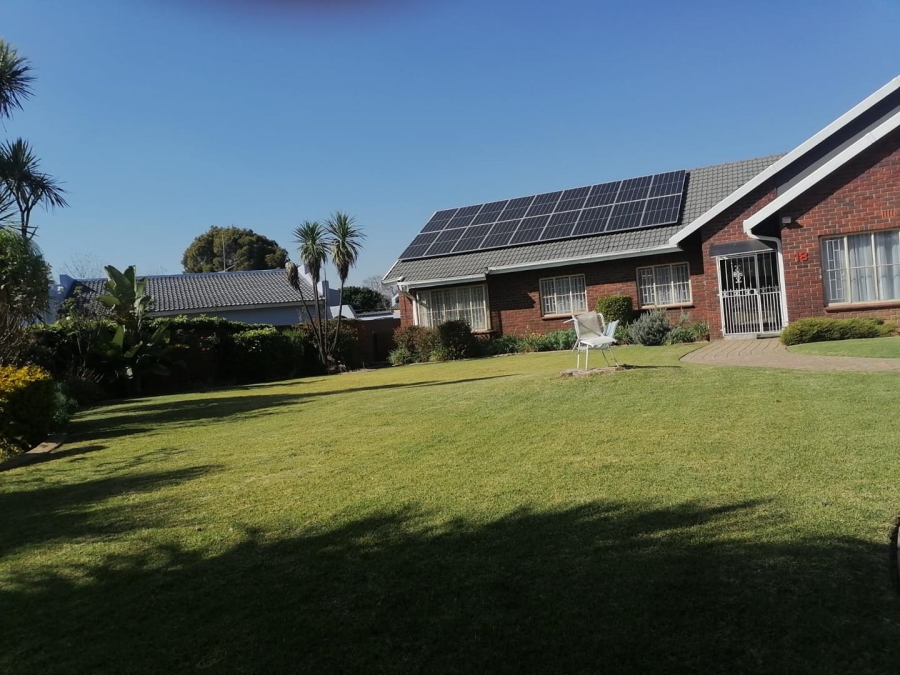 5 Bedroom Property for Sale in Van Riebeeck Park Gauteng