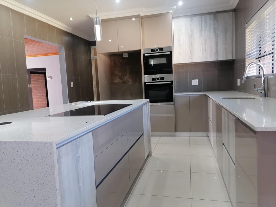 5 Bedroom Property for Sale in Van Riebeeck Park Gauteng