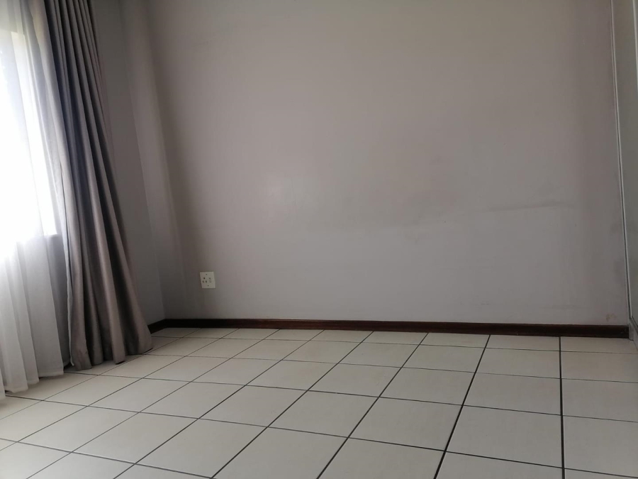5 Bedroom Property for Sale in Van Riebeeck Park Gauteng