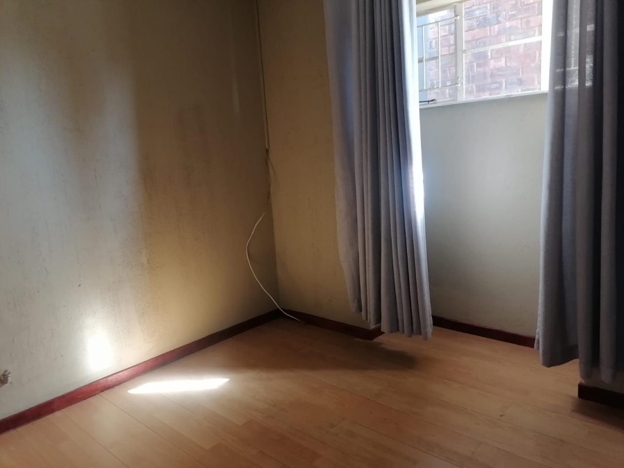 5 Bedroom Property for Sale in Van Riebeeck Park Gauteng