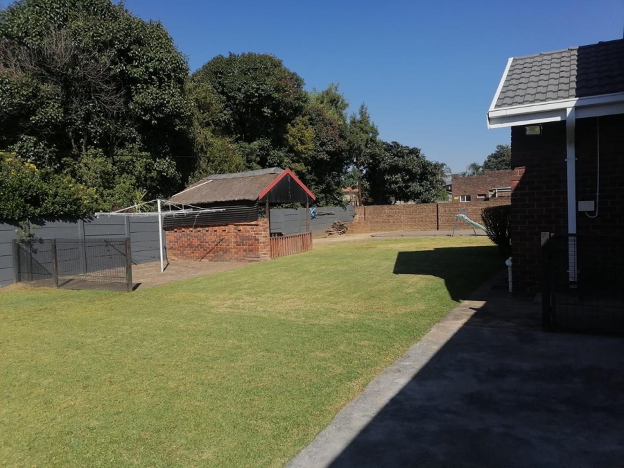 5 Bedroom Property for Sale in Van Riebeeck Park Gauteng