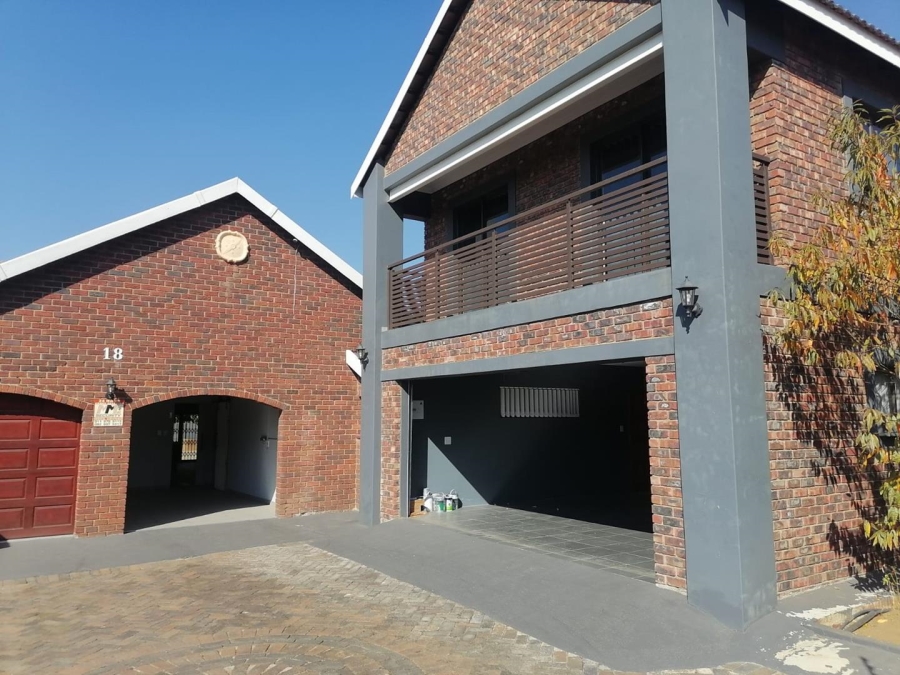 5 Bedroom Property for Sale in Van Riebeeck Park Gauteng