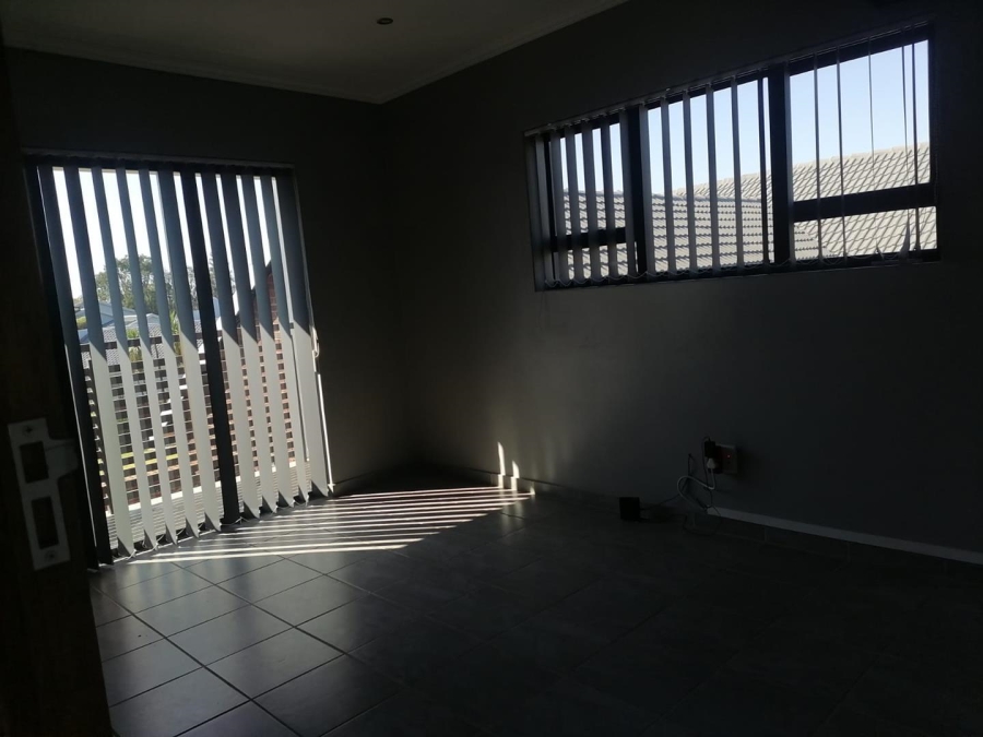 5 Bedroom Property for Sale in Van Riebeeck Park Gauteng