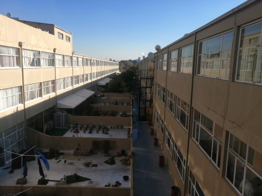 2 Bedroom Property for Sale in Southdale Gauteng