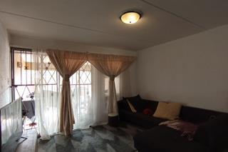 2 Bedroom Property for Sale in Mondeor Gauteng