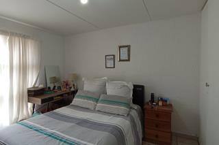 2 Bedroom Property for Sale in Mondeor Gauteng