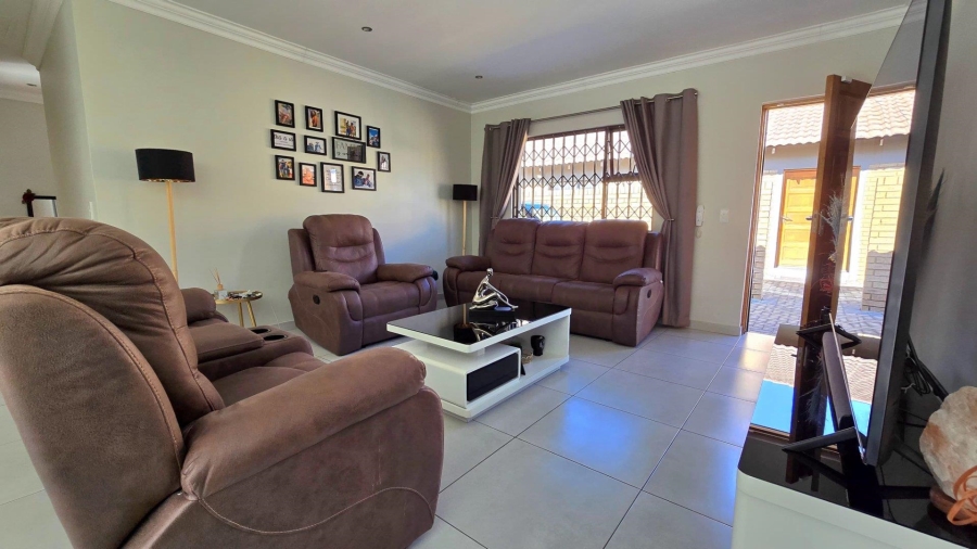 3 Bedroom Property for Sale in New Redruth Gauteng