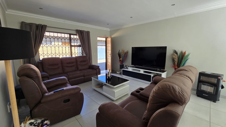 3 Bedroom Property for Sale in New Redruth Gauteng