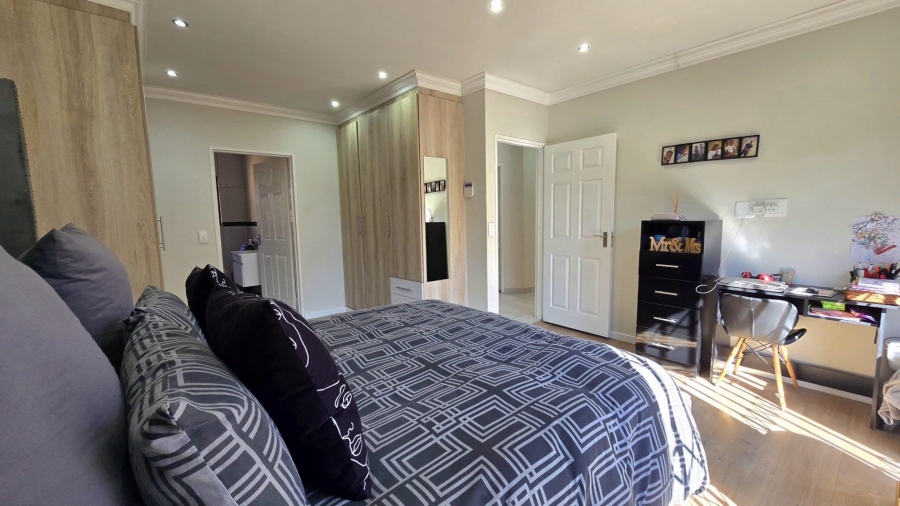 3 Bedroom Property for Sale in New Redruth Gauteng