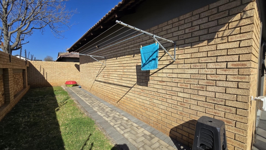 3 Bedroom Property for Sale in New Redruth Gauteng