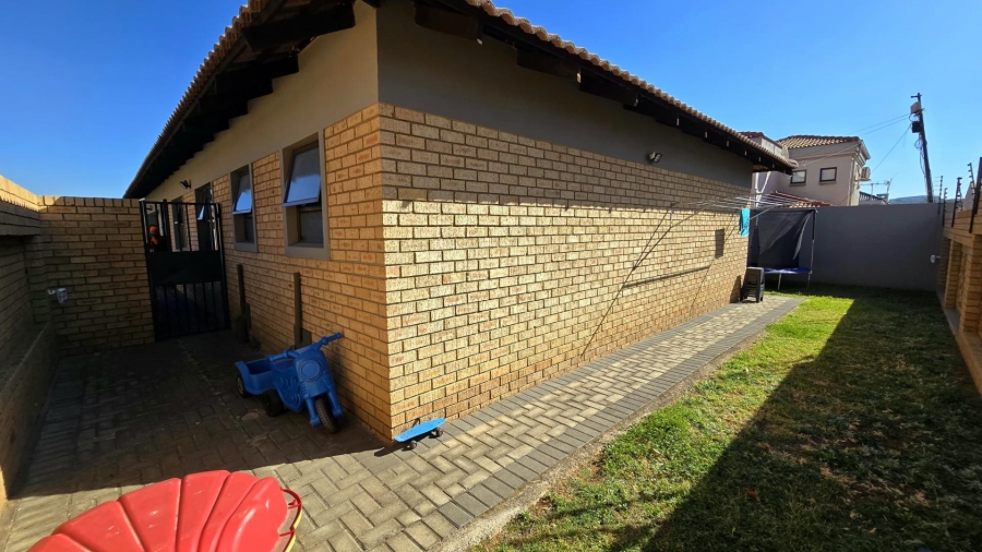 3 Bedroom Property for Sale in New Redruth Gauteng