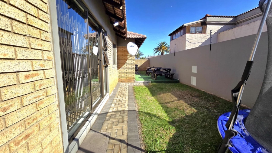 3 Bedroom Property for Sale in New Redruth Gauteng