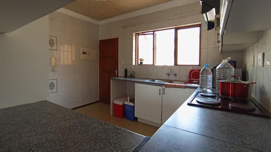 2 Bedroom Property for Sale in Mondeor Gauteng