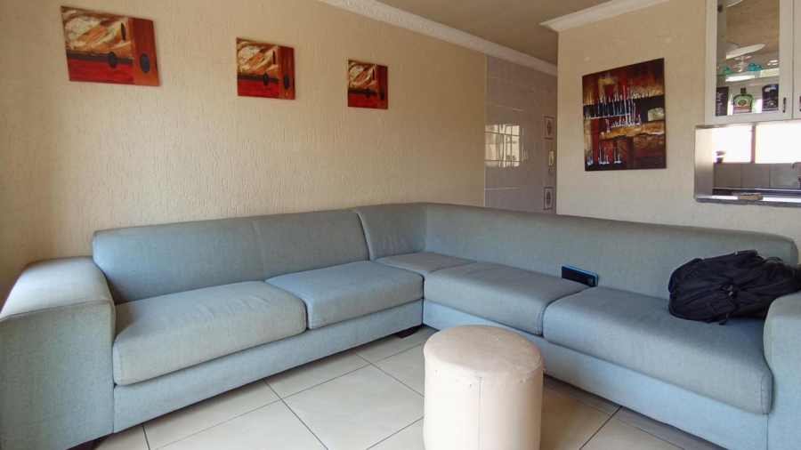 2 Bedroom Property for Sale in Mondeor Gauteng