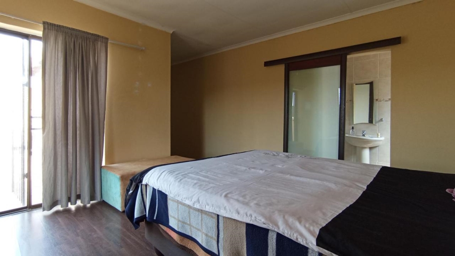 2 Bedroom Property for Sale in Mondeor Gauteng