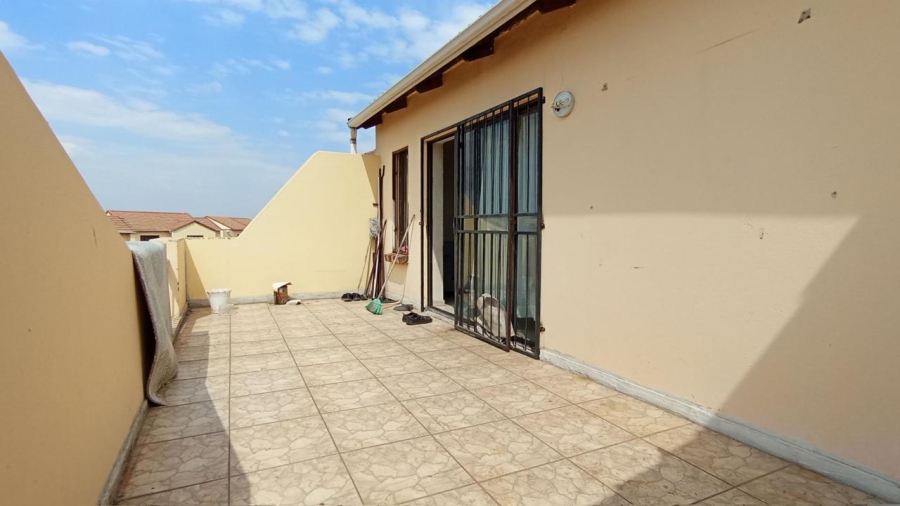2 Bedroom Property for Sale in Mondeor Gauteng