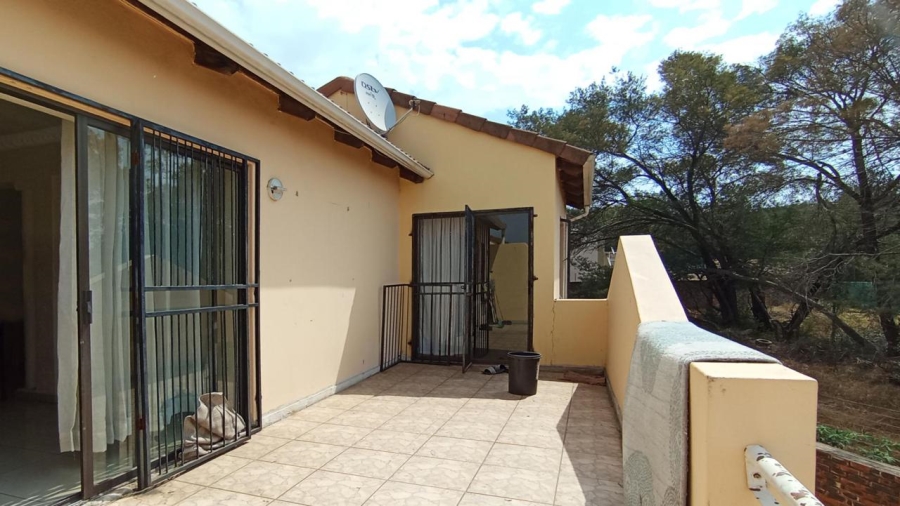 2 Bedroom Property for Sale in Mondeor Gauteng