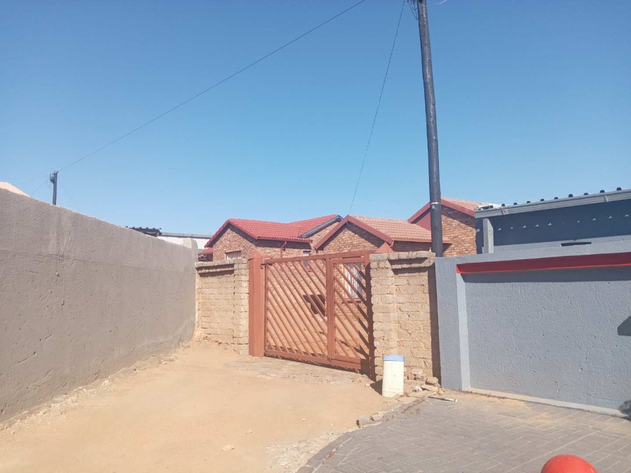 3 Bedroom Property for Sale in Morula View Gauteng