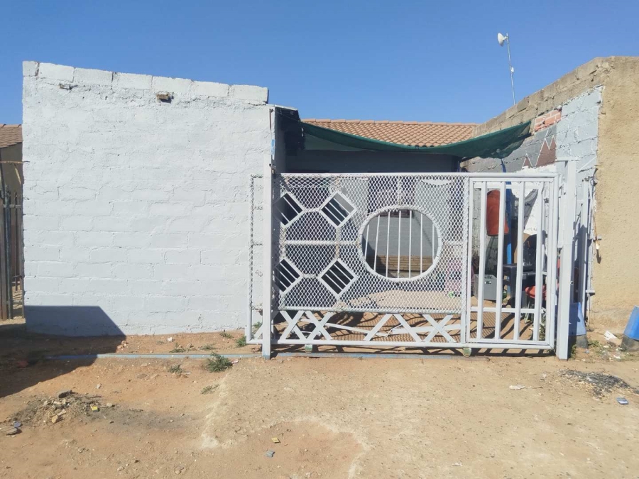 7 Bedroom Property for Sale in Olievenhoutbosch Gauteng