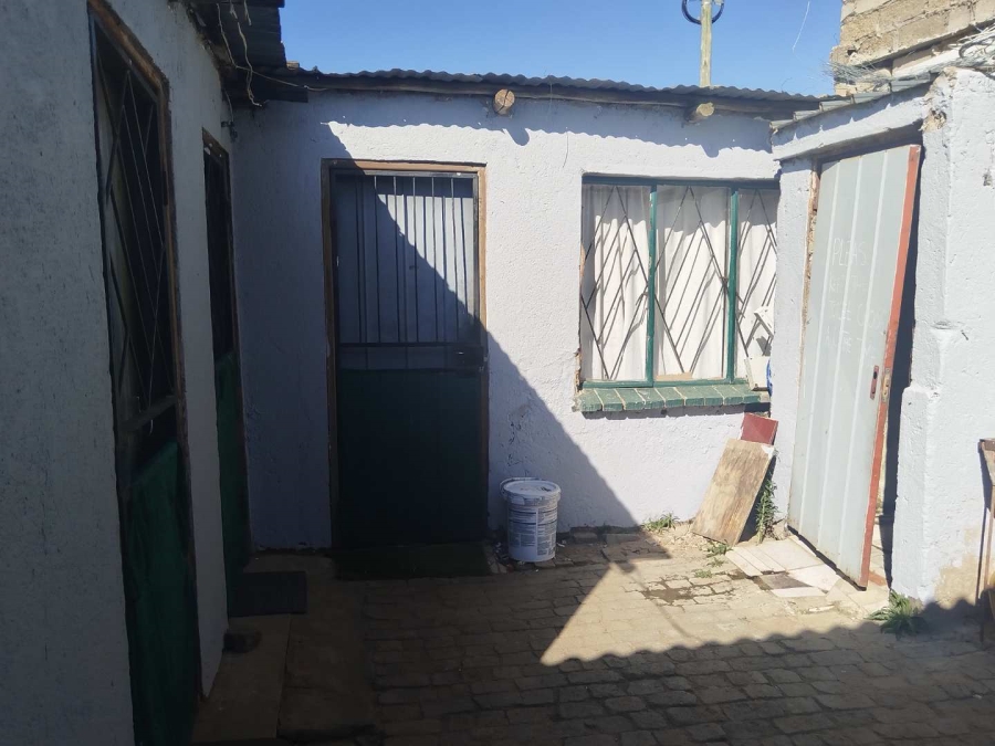 7 Bedroom Property for Sale in Olievenhoutbosch Gauteng
