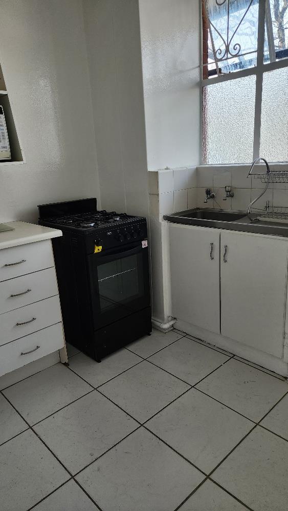 To Let 1 Bedroom Property for Rent in Rosebank Gauteng