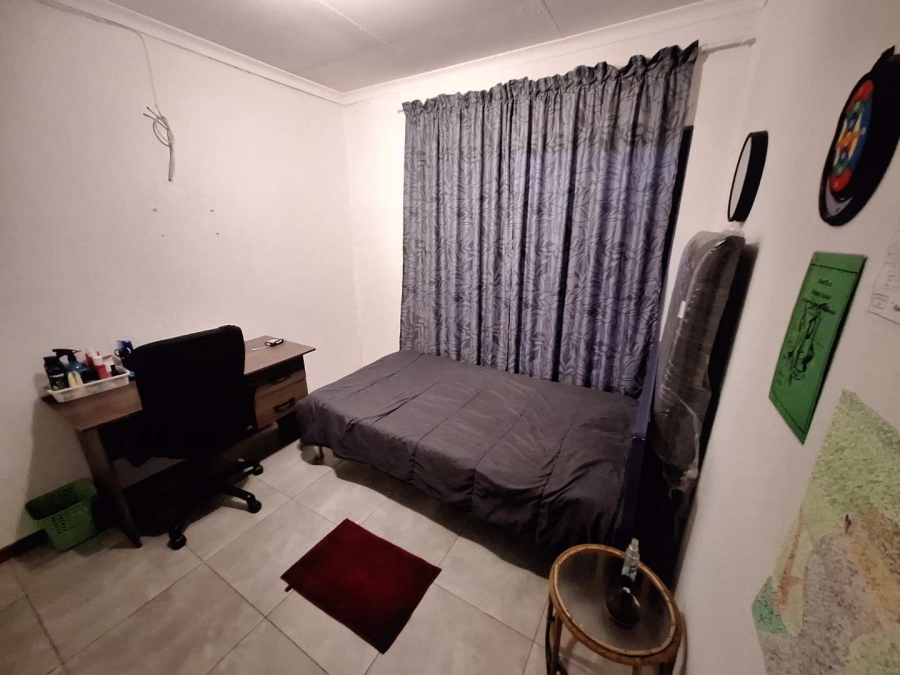 To Let 2 Bedroom Property for Rent in Bromhof Gauteng