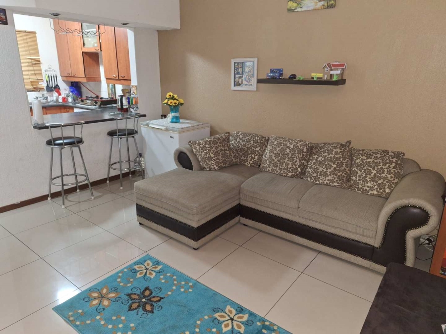To Let 2 Bedroom Property for Rent in Bromhof Gauteng