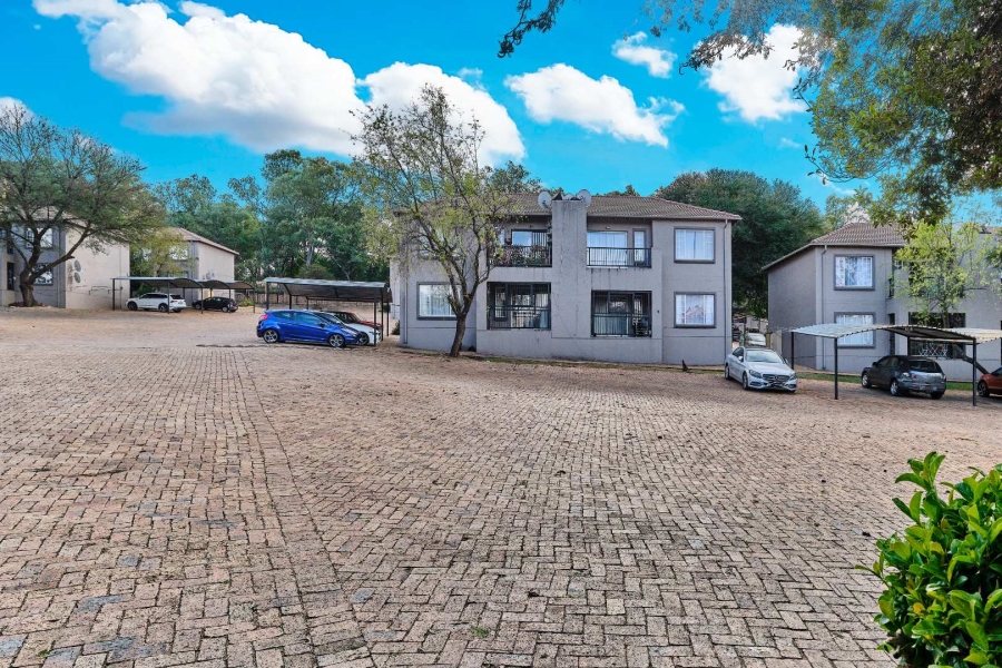 2 Bedroom Property for Sale in Wilgeheuwel Gauteng