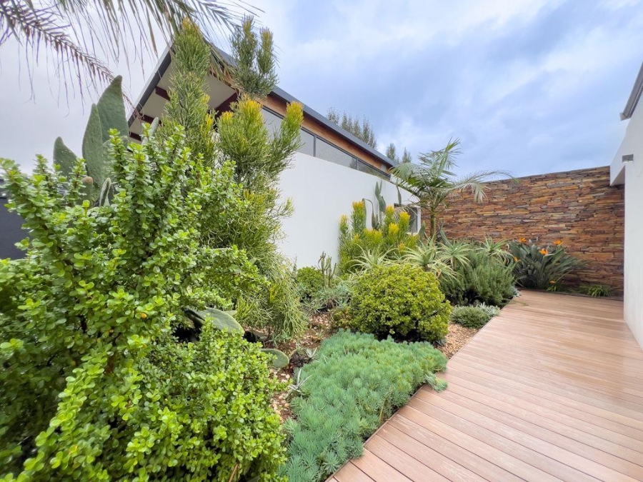 To Let 4 Bedroom Property for Rent in Midstream Ridge Gauteng