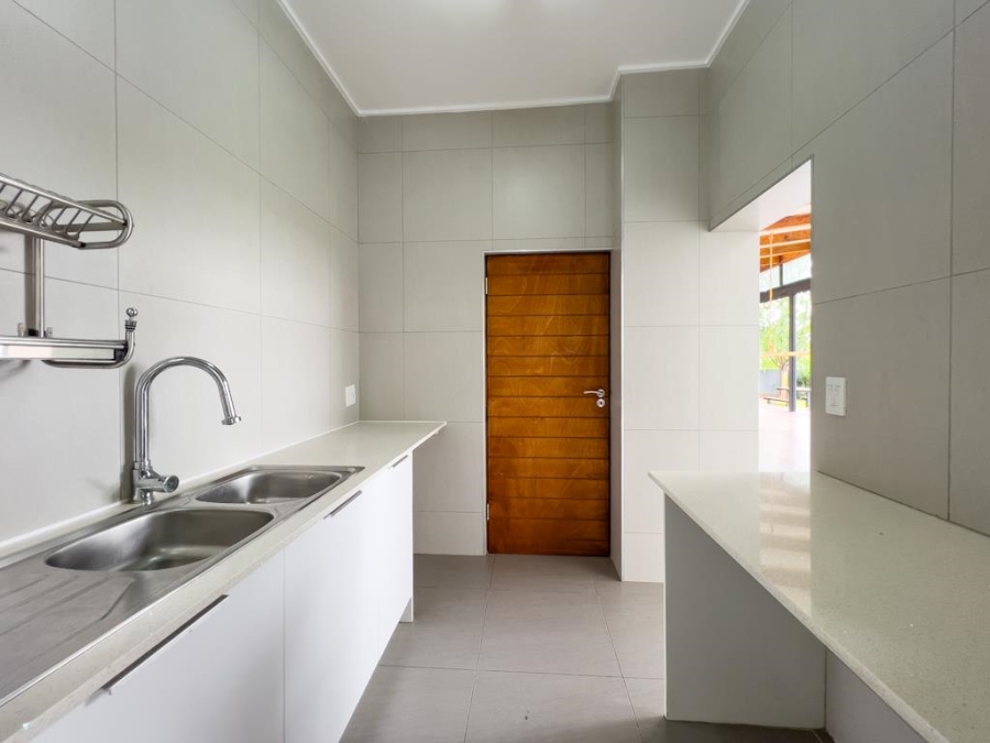 To Let 4 Bedroom Property for Rent in Midstream Ridge Gauteng