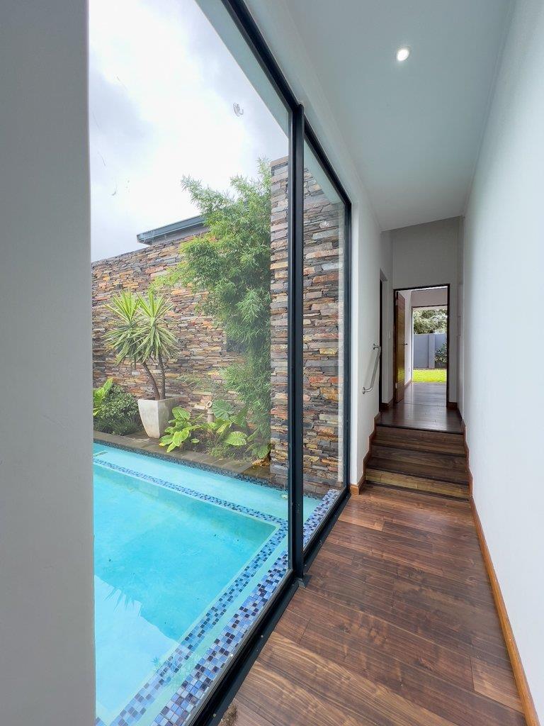 To Let 4 Bedroom Property for Rent in Midstream Ridge Gauteng