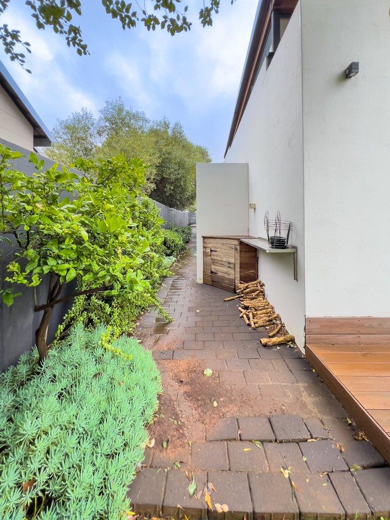 To Let 4 Bedroom Property for Rent in Midstream Ridge Gauteng