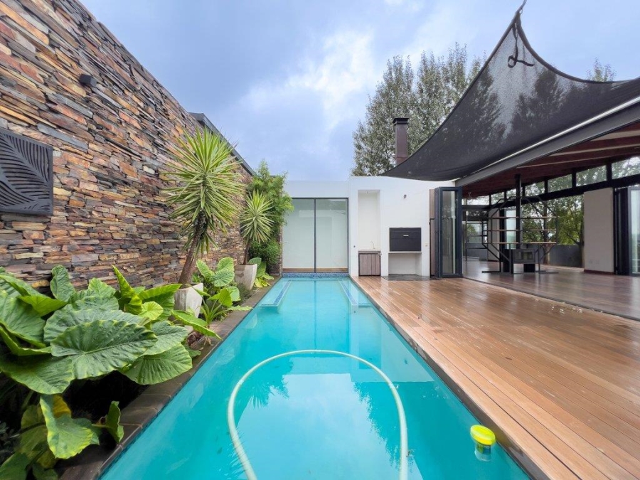 To Let 4 Bedroom Property for Rent in Midstream Ridge Gauteng