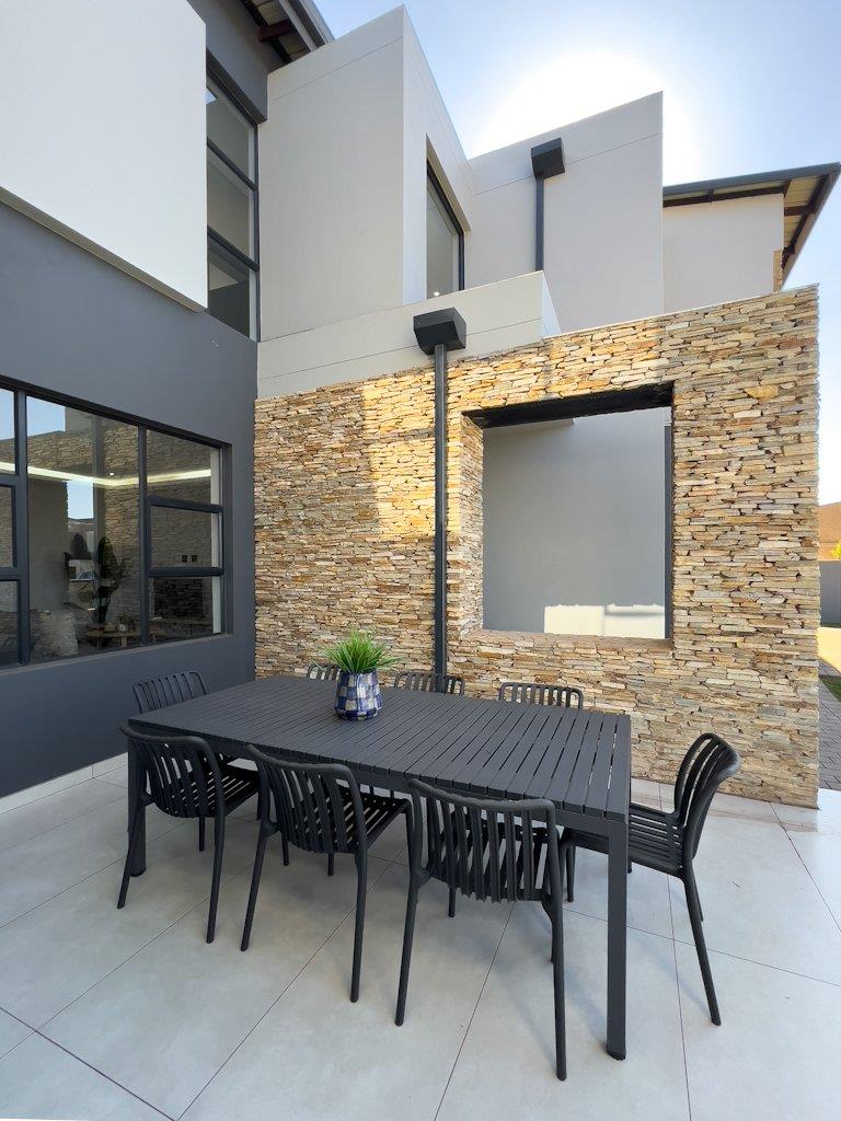 4 Bedroom Property for Sale in Fountainbrook Estate Gauteng