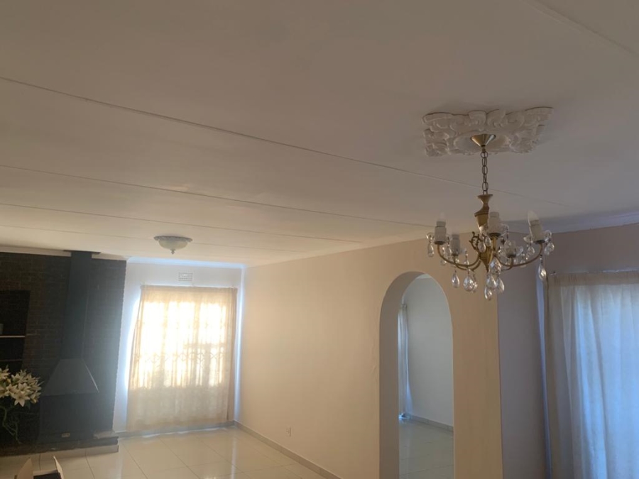 To Let 3 Bedroom Property for Rent in Rondebult Gauteng