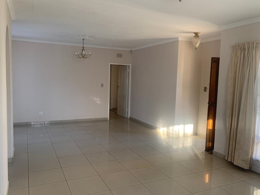 To Let 3 Bedroom Property for Rent in Rondebult Gauteng