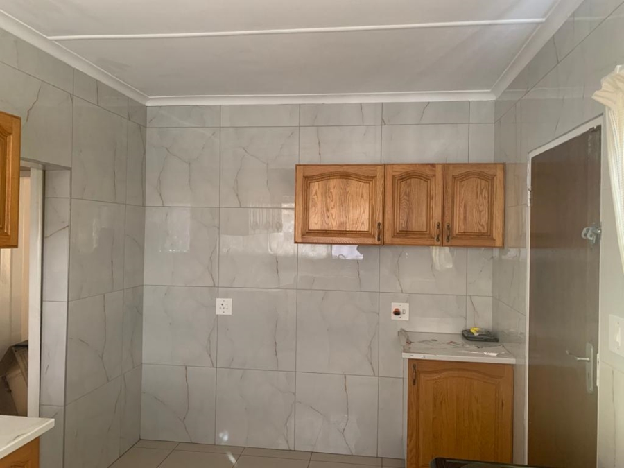 To Let 3 Bedroom Property for Rent in Rondebult Gauteng