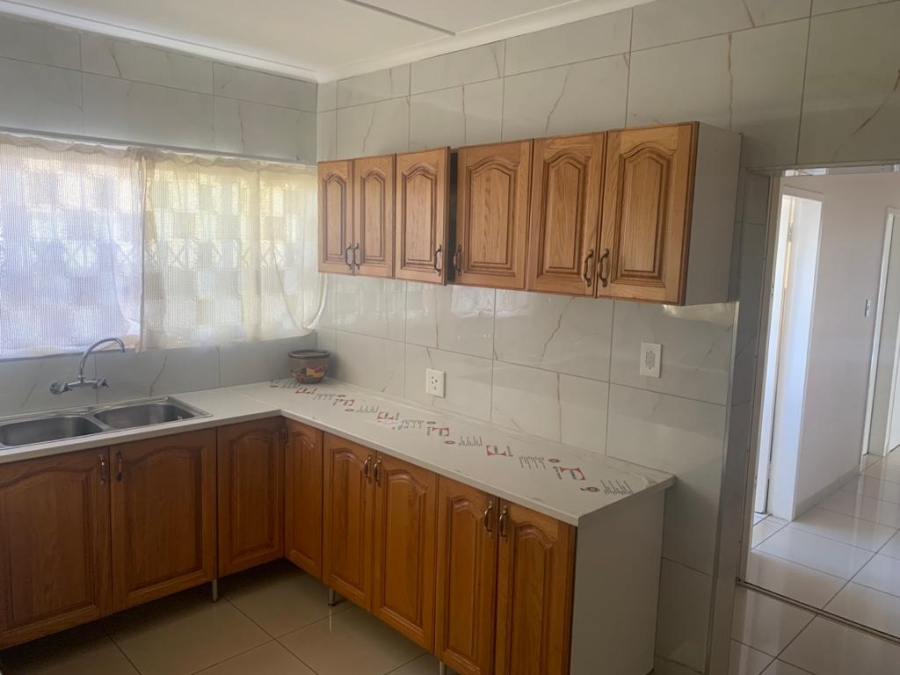 To Let 3 Bedroom Property for Rent in Rondebult Gauteng