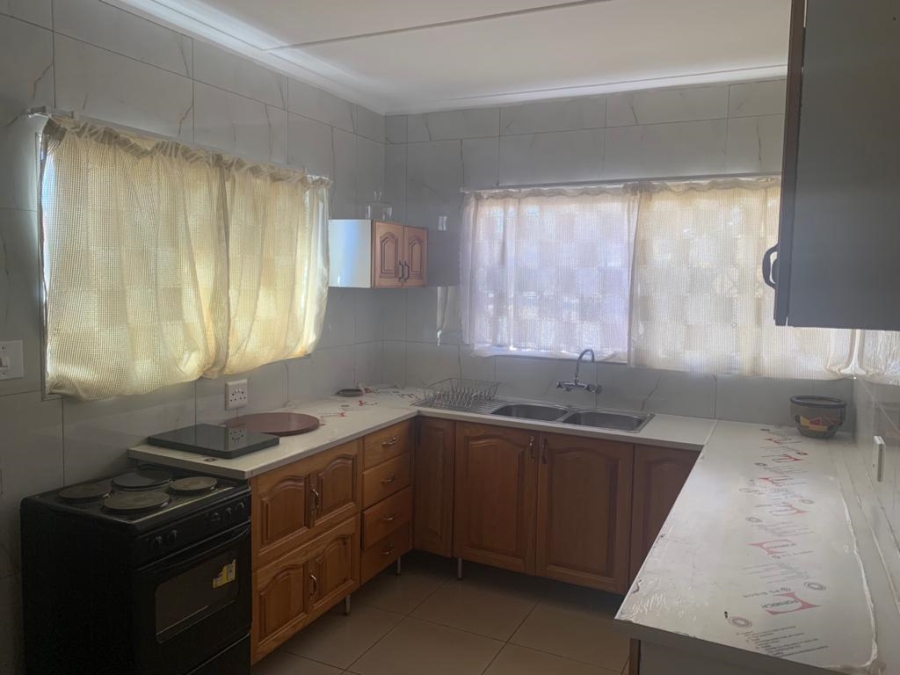 To Let 3 Bedroom Property for Rent in Rondebult Gauteng