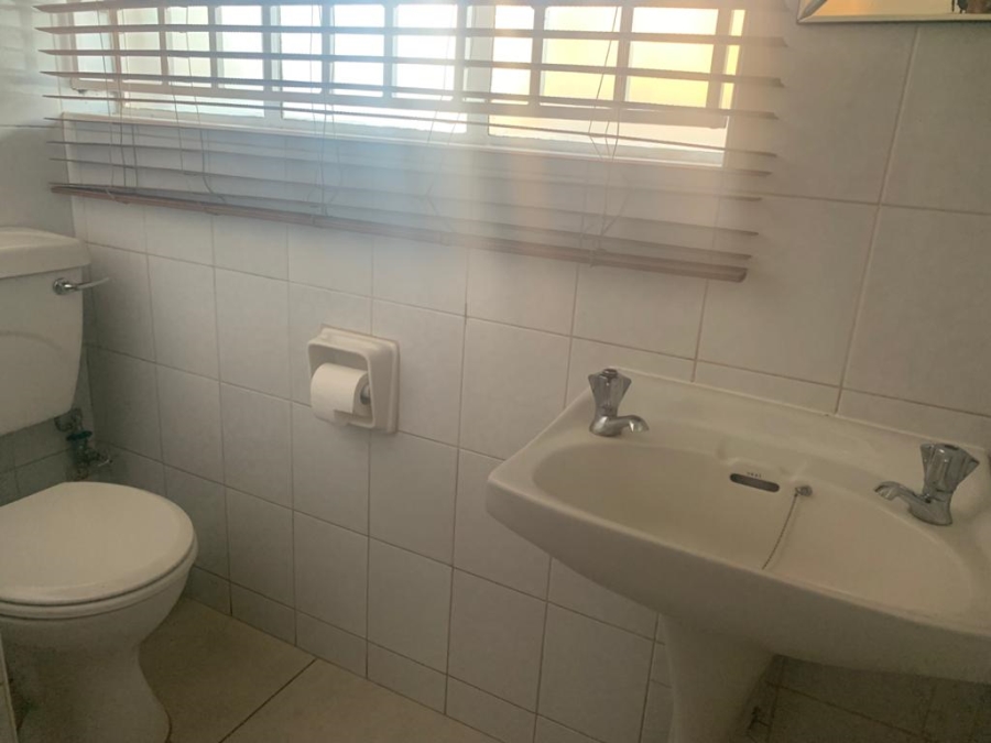 To Let 3 Bedroom Property for Rent in Rondebult Gauteng
