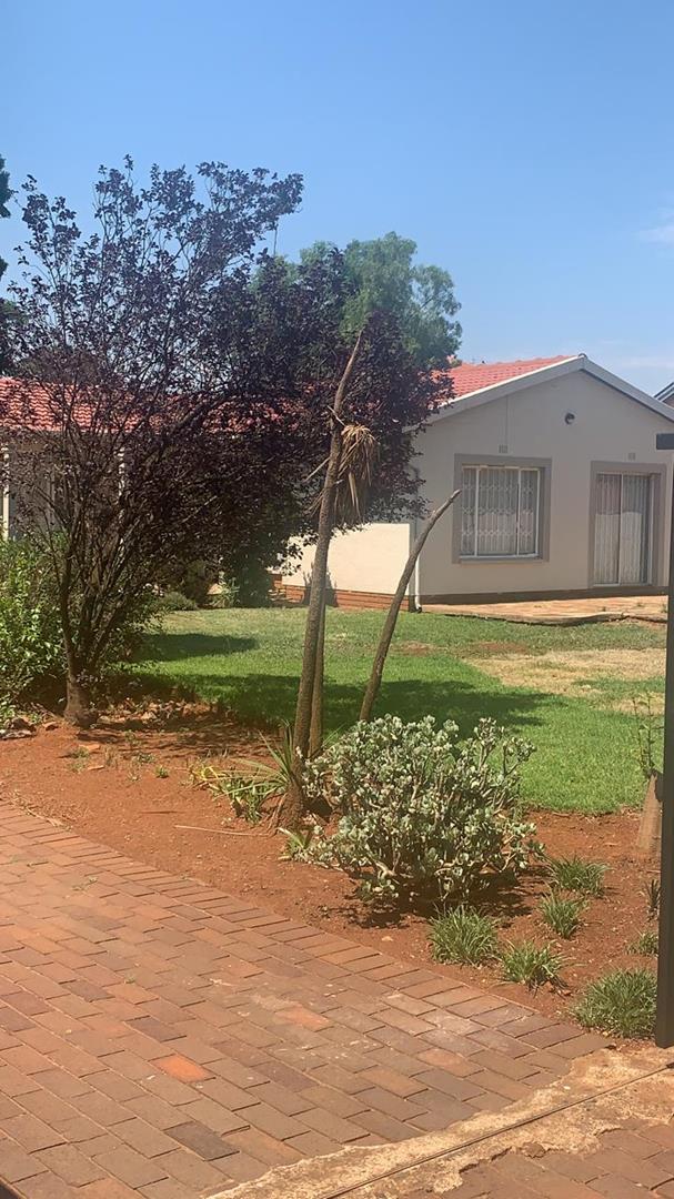 To Let 3 Bedroom Property for Rent in Rondebult Gauteng