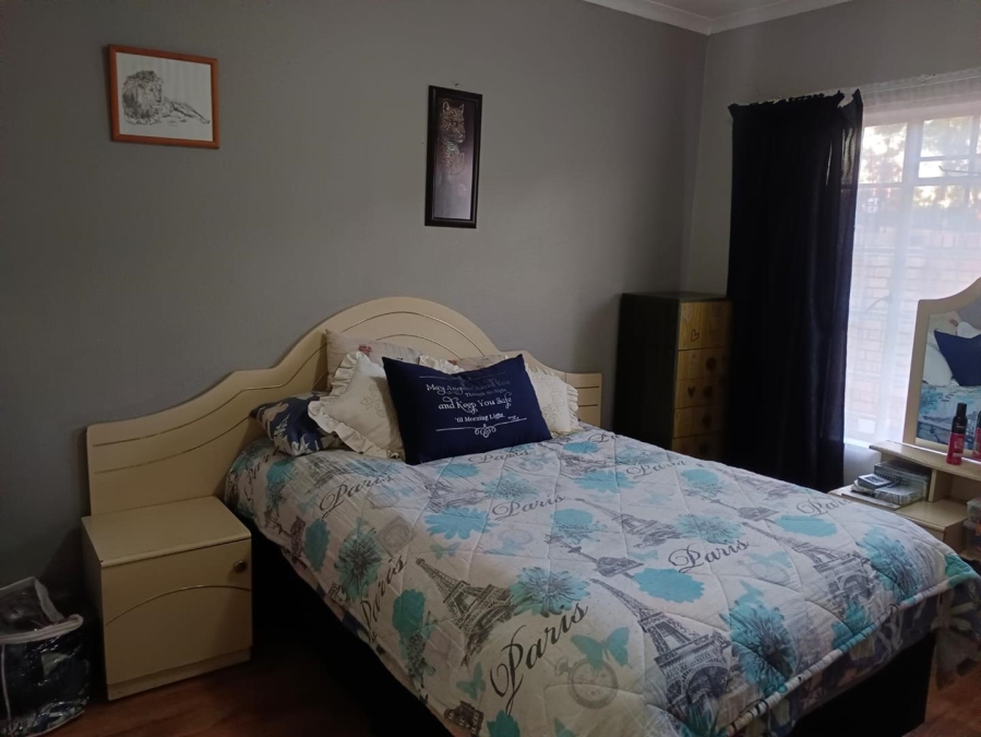 To Let 3 Bedroom Property for Rent in New Redruth Gauteng