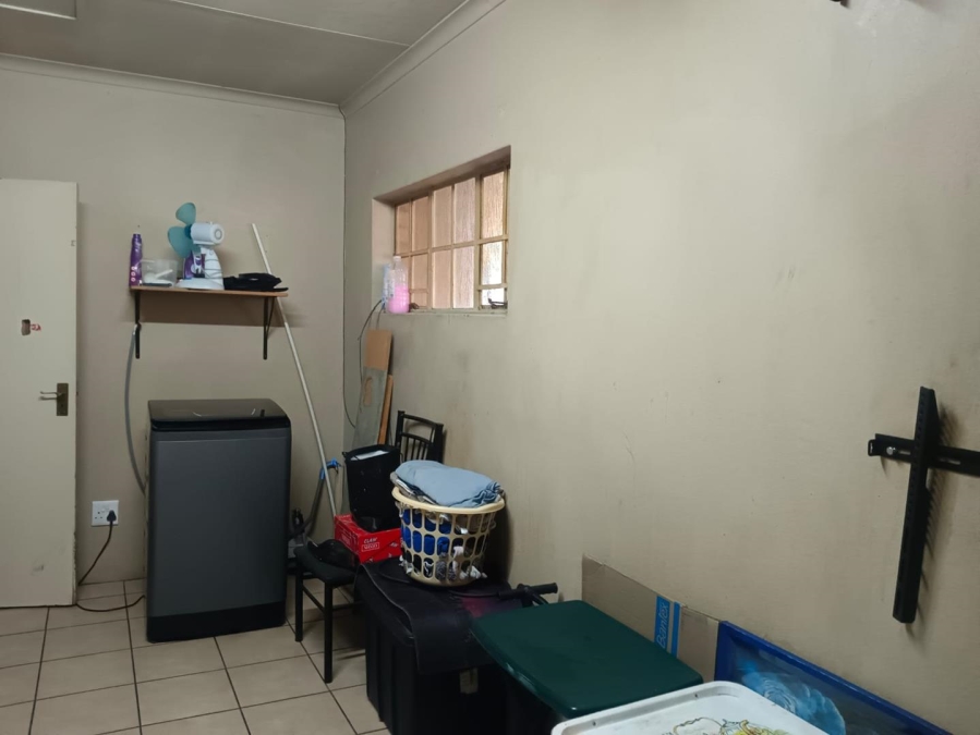 To Let 3 Bedroom Property for Rent in New Redruth Gauteng