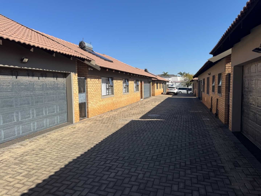 3 Bedroom Property for Sale in New Redruth Gauteng