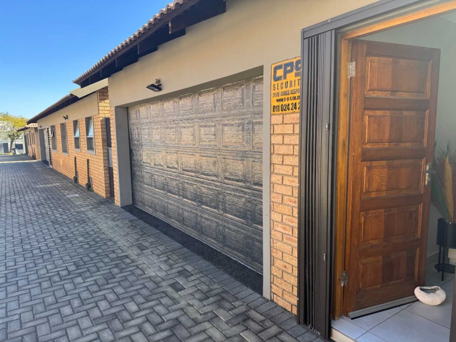 3 Bedroom Property for Sale in New Redruth Gauteng
