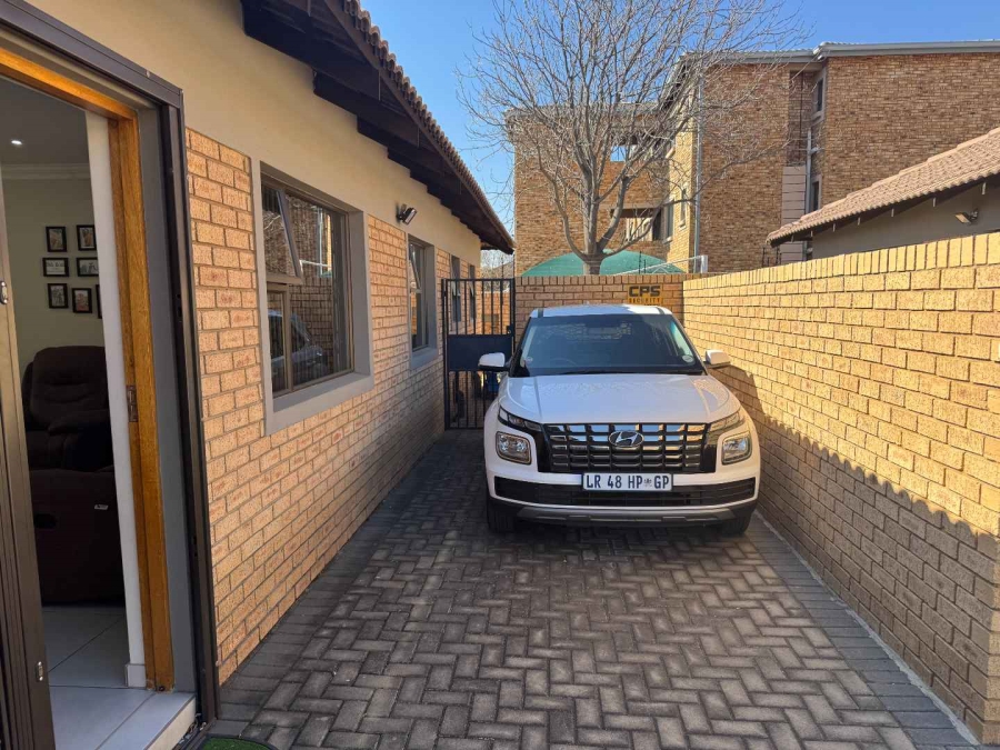 3 Bedroom Property for Sale in New Redruth Gauteng
