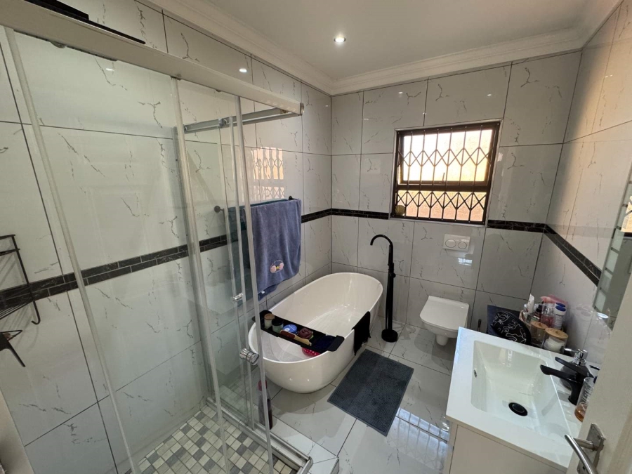 3 Bedroom Property for Sale in New Redruth Gauteng